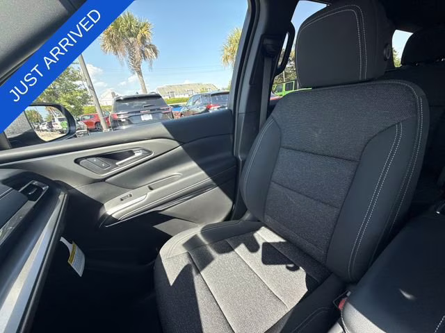 2026 Sterling Gray Metallic Chevrolet Traverse LT FWD SUV