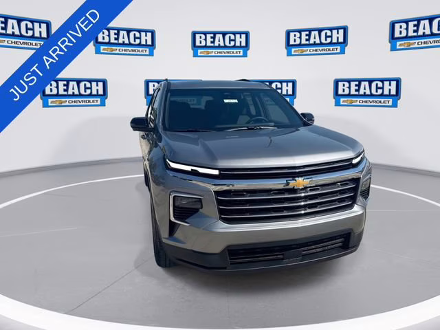 2026 Sterling Gray Metallic Chevrolet Traverse LT FWD SUV