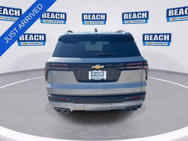 2026 Sterling Gray Metallic Chevrolet Traverse LT FWD SUV
