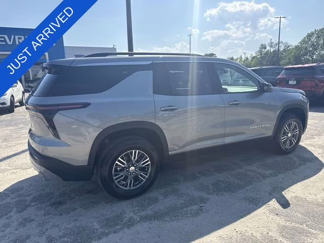2026 Sterling Gray Metallic Chevrolet Traverse LT FWD SUV