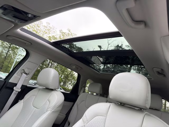 2022 Gravity Gray Kia Sorento S FWD SUV