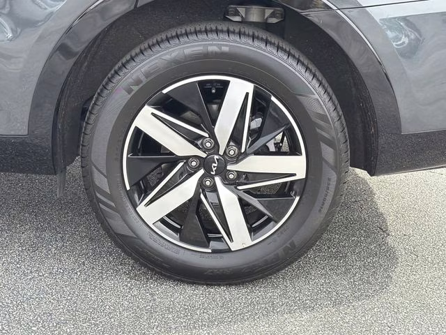 2022 Gravity Gray Kia Sorento S FWD SUV