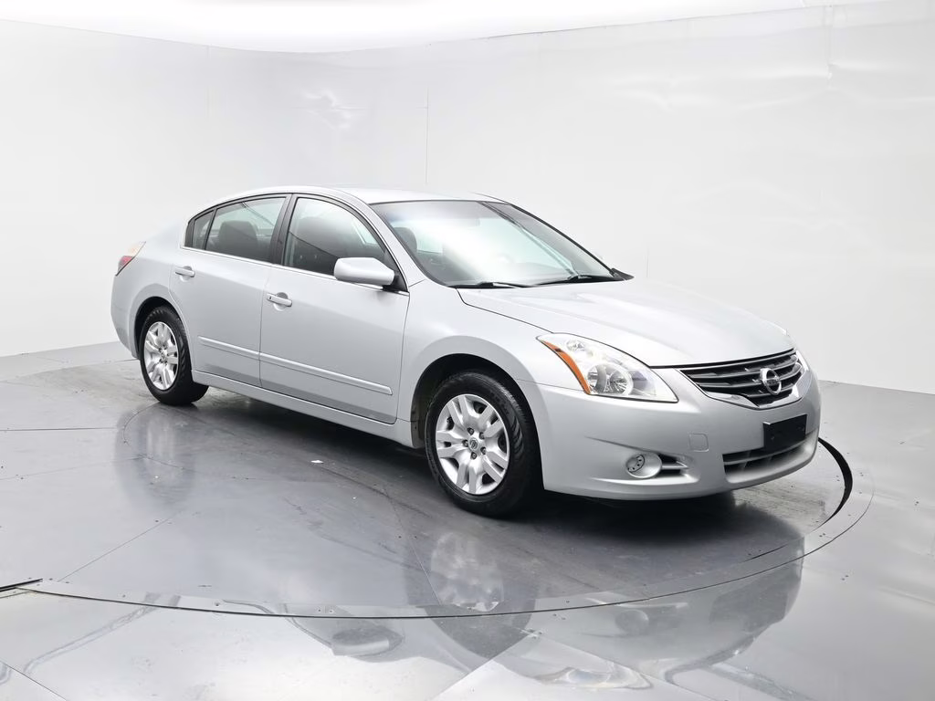 2012 Brilliant Silver Metallic Nissan Altima 2.5 S FWD Sedan