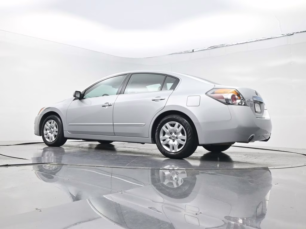 2012 Brilliant Silver Metallic Nissan Altima 2.5 S FWD Sedan