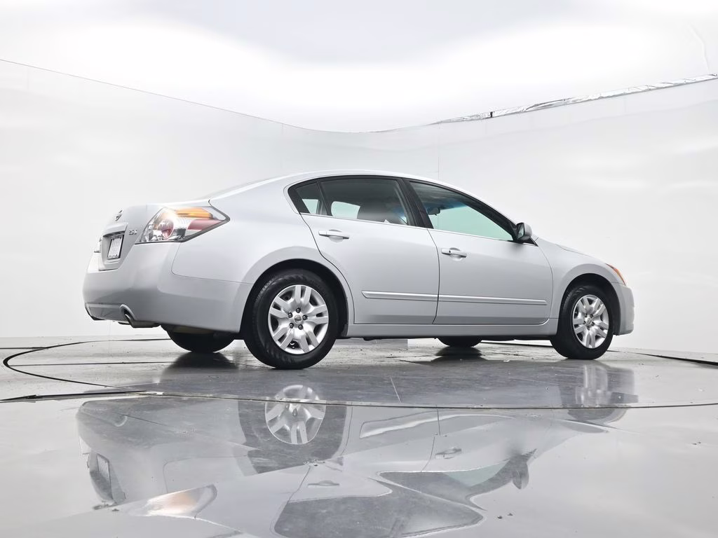 2012 Brilliant Silver Metallic Nissan Altima 2.5 S FWD Sedan