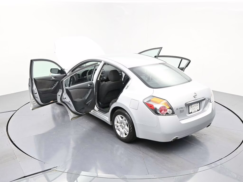 2012 Brilliant Silver Metallic Nissan Altima 2.5 S FWD Sedan