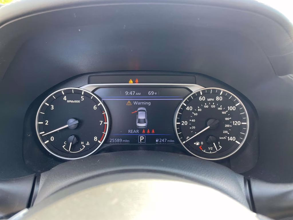 2023 Pearl White Tricoat Nissan Altima 2.5 SR FWD Sedan