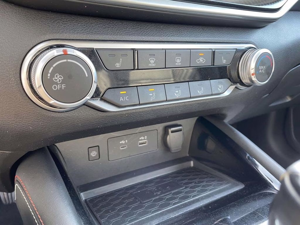 2023 Pearl White Tricoat Nissan Altima 2.5 SR FWD Sedan