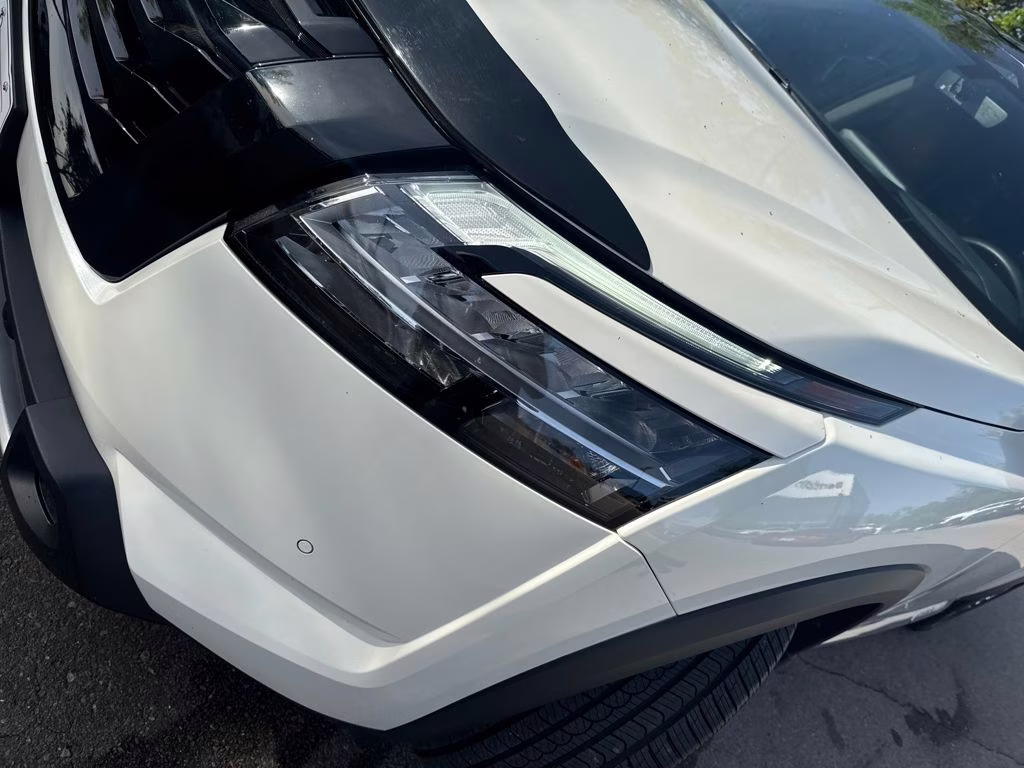 2024 Pearl White Tricoat/Super Black Nissan Pathfinder Platinum FWD SUV