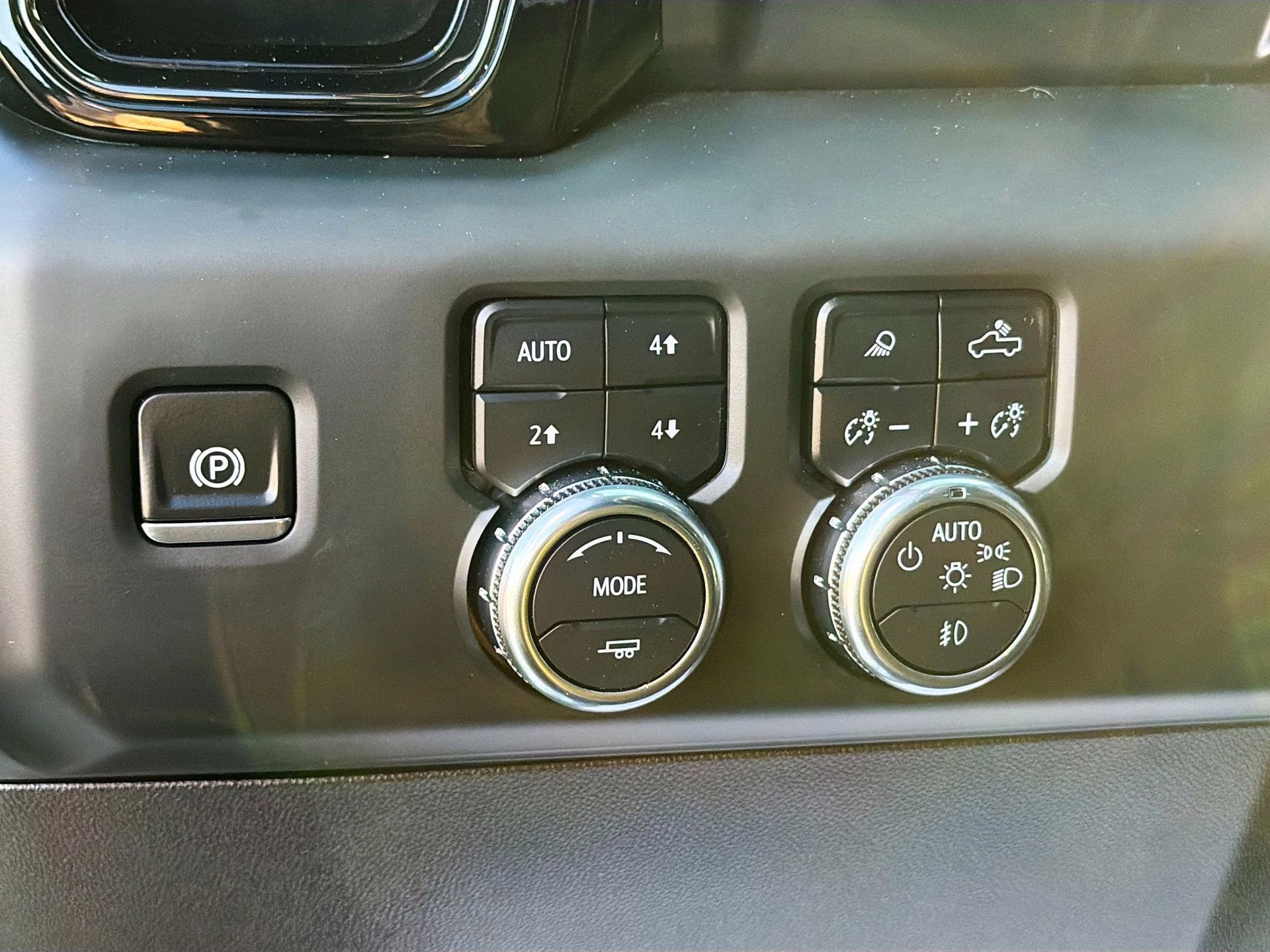 2024 Thunderstorm Gray GMC Sierra 2500HD AT4X 4X4 Truck