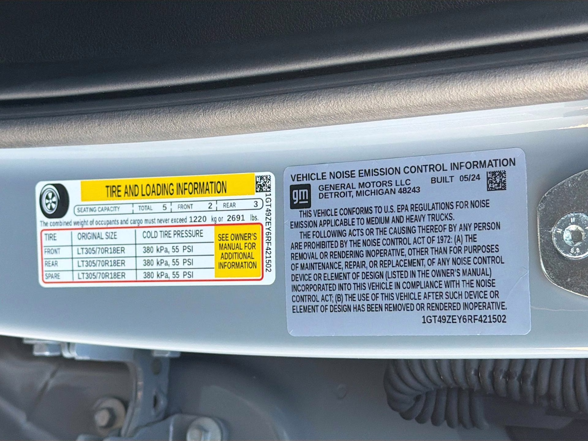 2024 Thunderstorm Gray GMC Sierra 2500HD AT4X 4X4 Truck