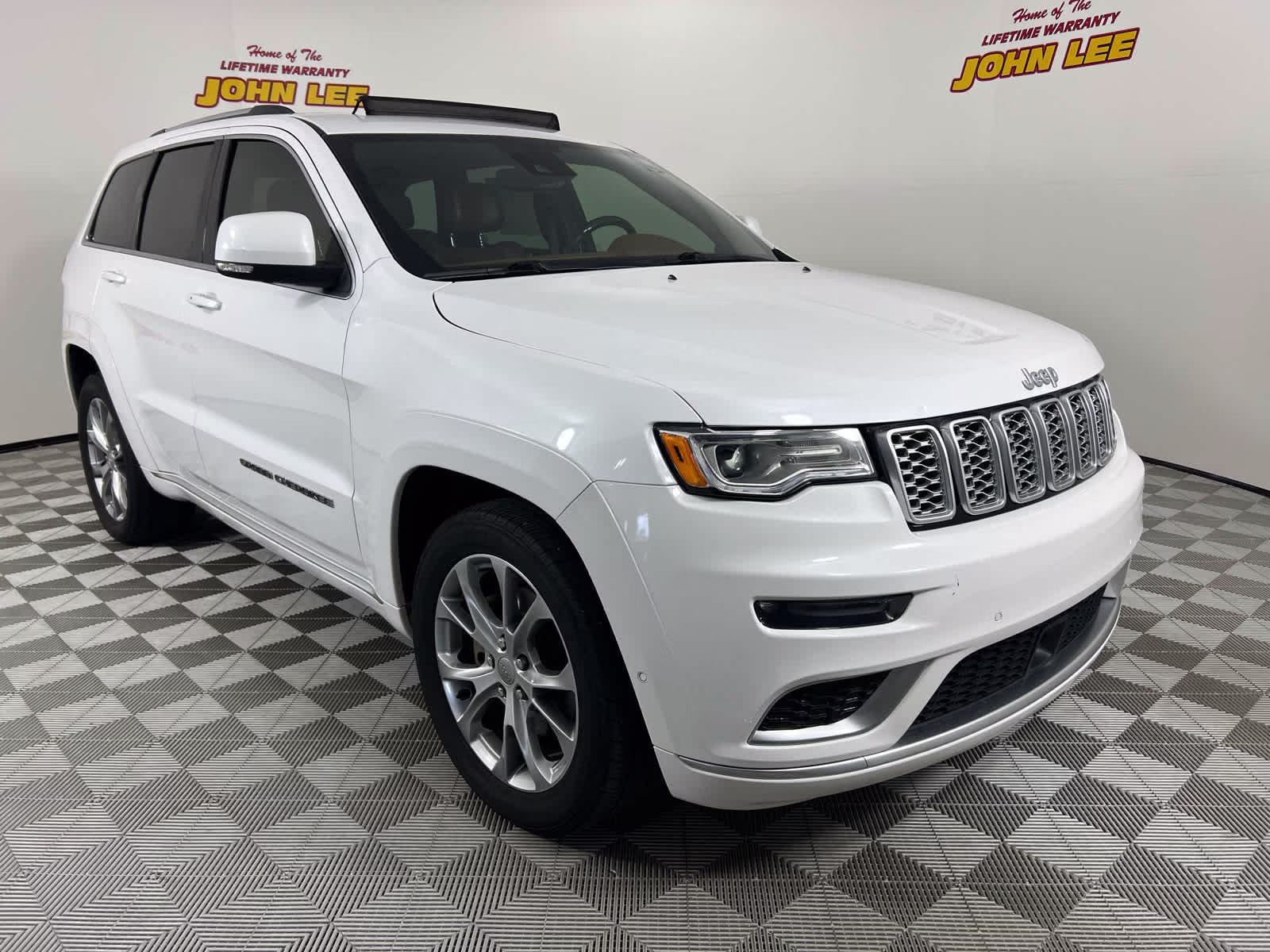 2021 Ivory 3-Coat Jeep Grand Cherokee Summit RWD SUV