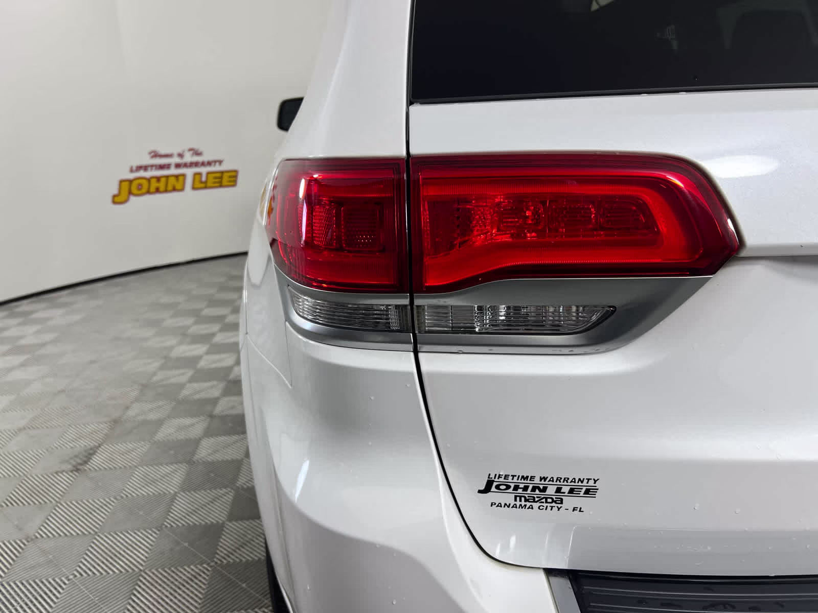 2021 Ivory 3-Coat Jeep Grand Cherokee Summit RWD SUV