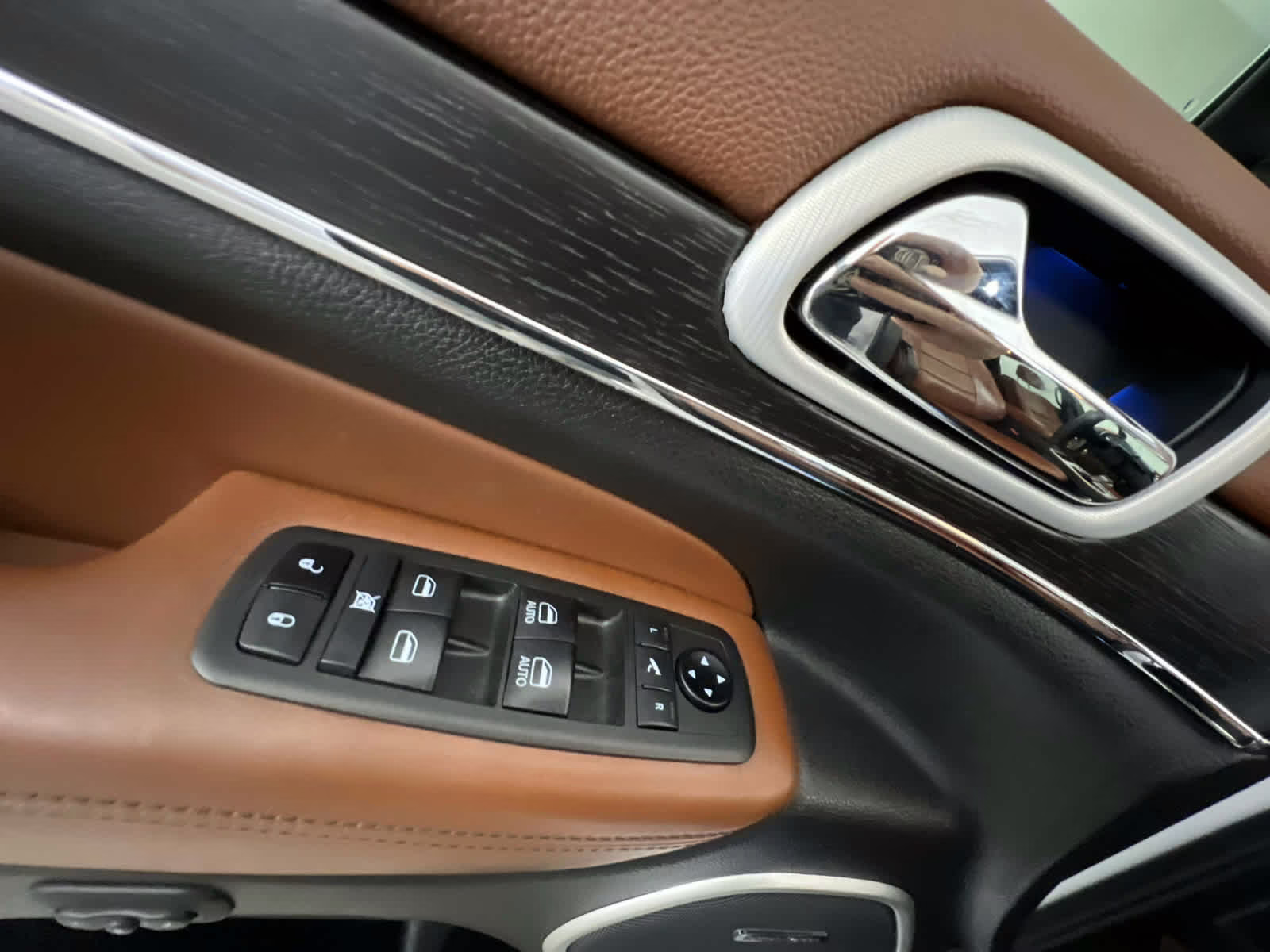 2021 Ivory 3-Coat Jeep Grand Cherokee Summit RWD SUV