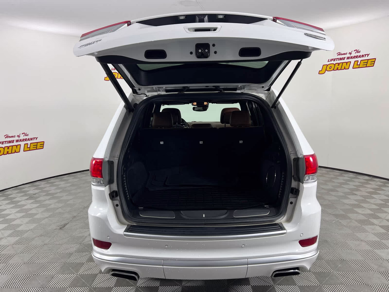 2021 Ivory 3-Coat Jeep Grand Cherokee Summit RWD SUV