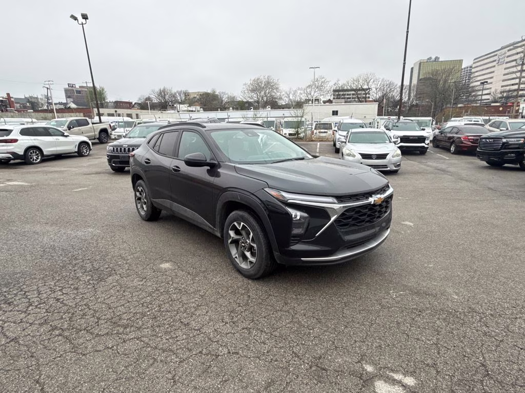 2025 Mosaic Black Metallic Chevrolet Trax LT FWD SUV