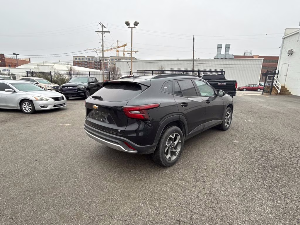 2025 Mosaic Black Metallic Chevrolet Trax LT FWD SUV