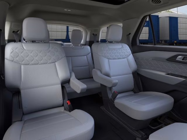 2026 Space White Metallic Ford Explorer Platinum 4X4 SUV