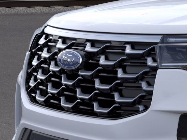 2026 Space White Metallic Ford Explorer Platinum 4X4 SUV