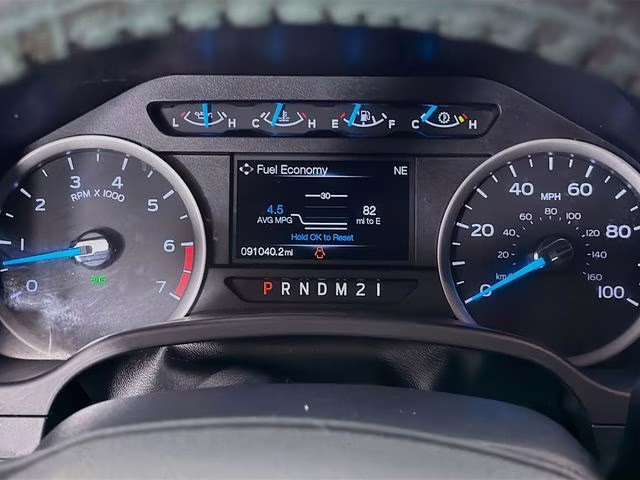 2017 Oxford White Ford Super Duty F-250 SRW XLT 4X4 Truck