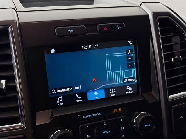 2017 Oxford White Ford Super Duty F-250 SRW XLT 4X4 Truck