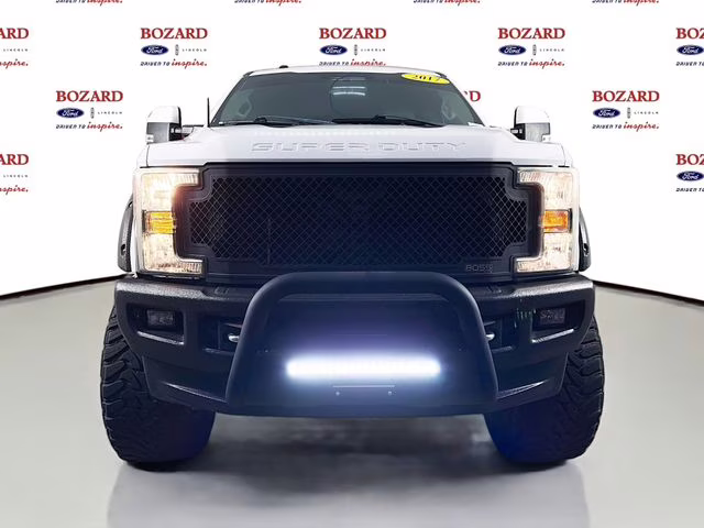 2017 Oxford White Ford Super Duty F-250 SRW XLT 4X4 Truck