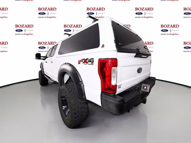 2017 Oxford White Ford Super Duty F-250 SRW XLT 4X4 Truck