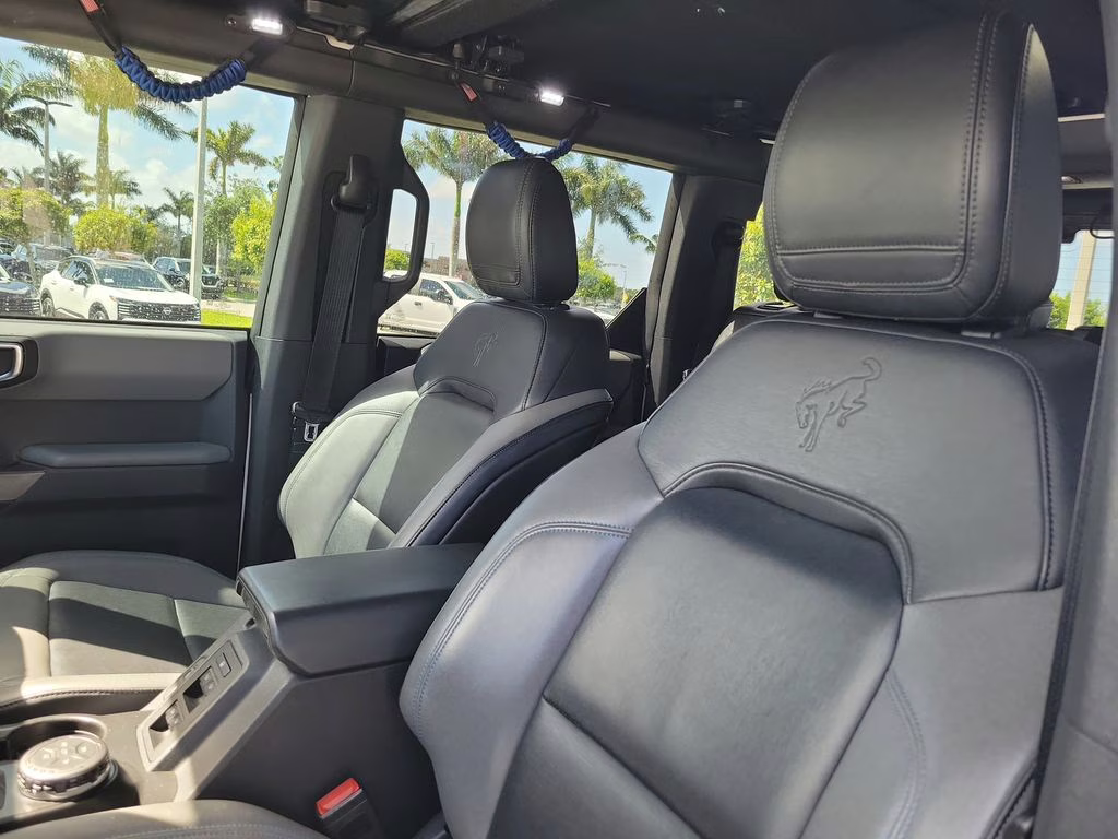 2021 Oxford White Ford Bronco Black Diamond 4X4 SUV