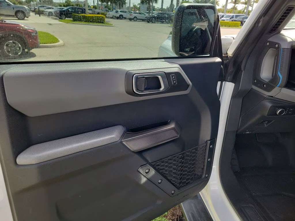 2021 Oxford White Ford Bronco Black Diamond 4X4 SUV