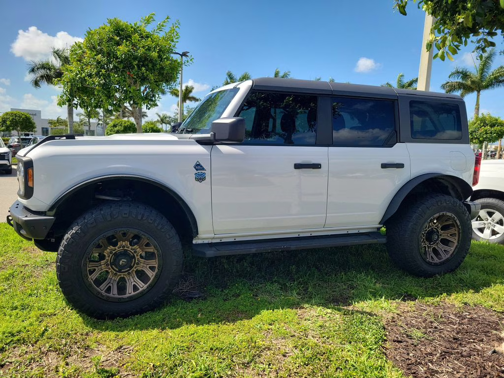 2021 Oxford White Ford Bronco Black Diamond 4X4 SUV