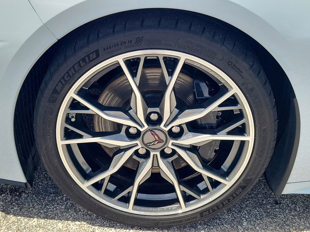 2024 Ceramic White Chevrolet Corvette Stingray RWD Coupe