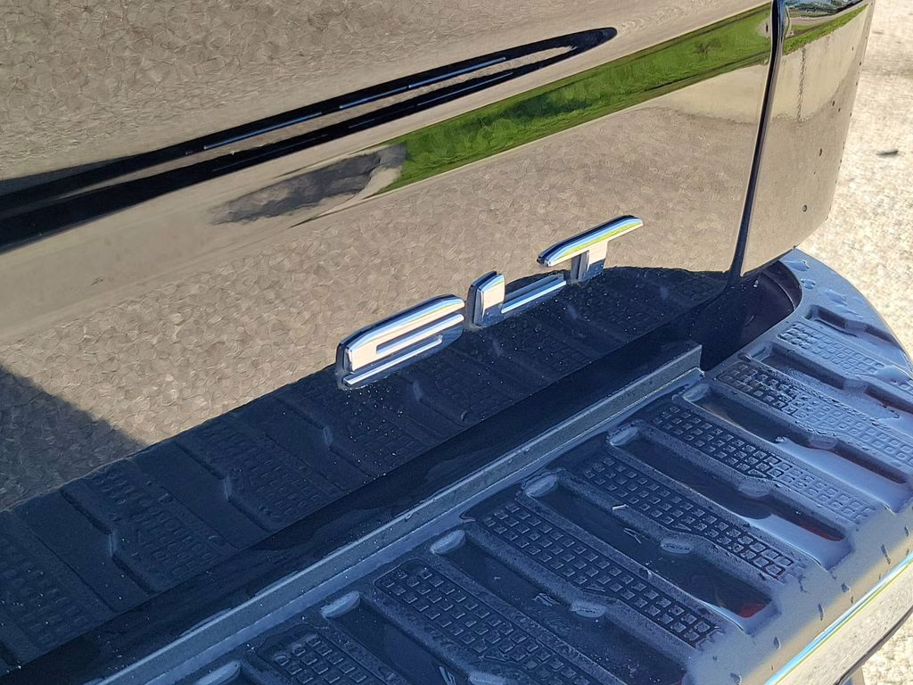 2025 Onyx Black GMC Sierra 1500 SLT 4X4 Truck