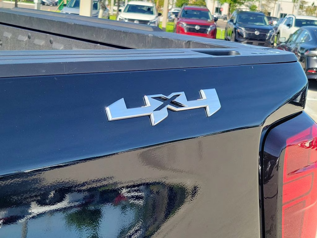 2025 Onyx Black GMC Sierra 1500 SLT 4X4 Truck