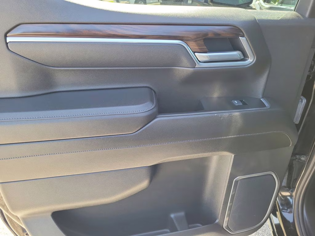 2025 Onyx Black GMC Sierra 1500 SLT 4X4 Truck