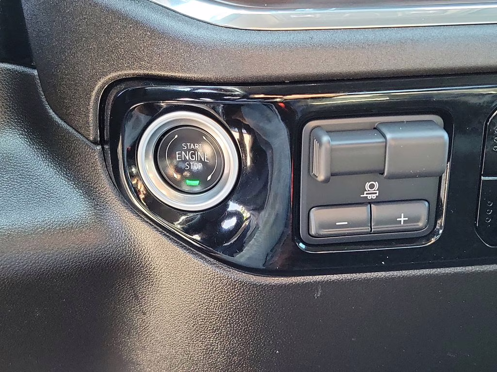 2025 Onyx Black GMC Sierra 1500 SLT 4X4 Truck