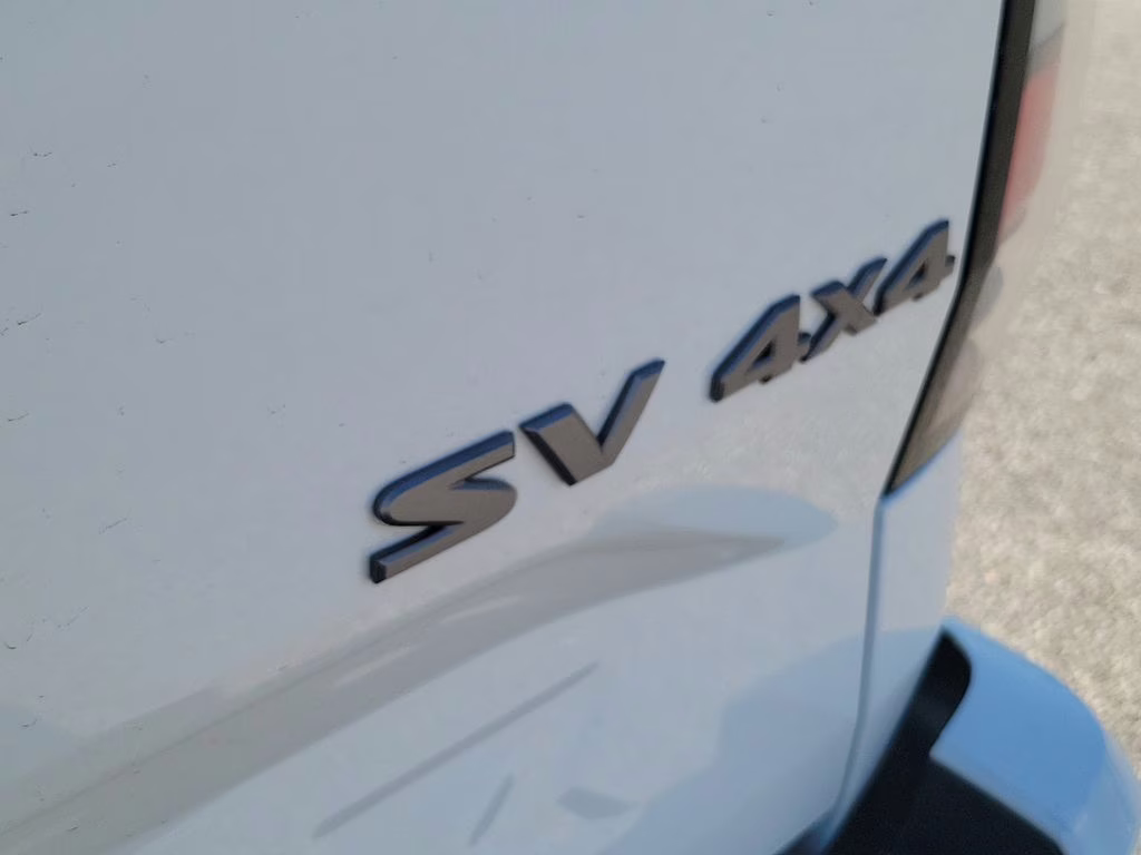 2023 Glacier White Nissan Frontier SV 4X4 Truck