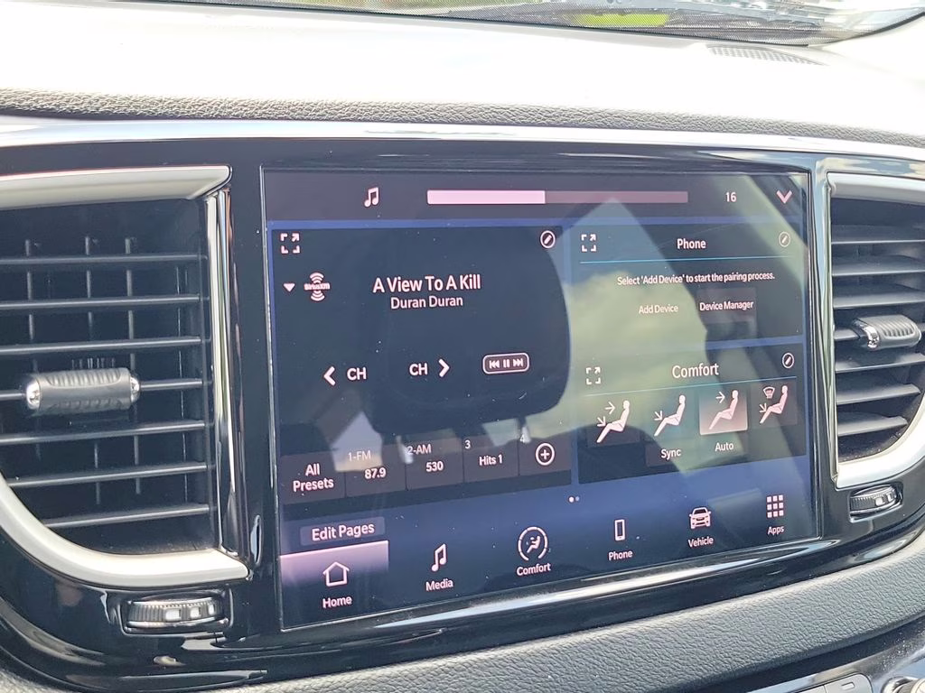 2023 Granite Crystal Metallic Clearcoat Chrysler Pacifica Touring L FWD Van