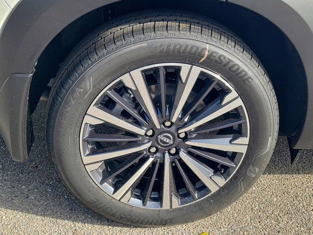 2026 White / Black Nissan Pathfinder Platinum FWD SUV