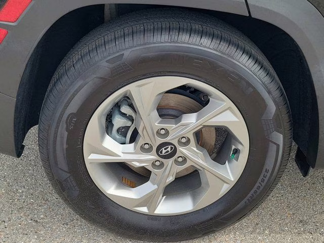 2024 Black Pearl Hyundai Tucson SEL FWD SUV