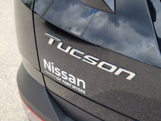 2024 Black Pearl Hyundai Tucson SEL FWD SUV