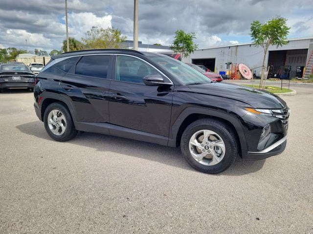 2024 Black Pearl Hyundai Tucson SEL FWD SUV