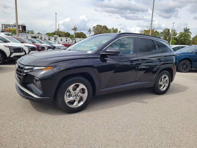 2024 Black Pearl Hyundai Tucson SEL FWD SUV