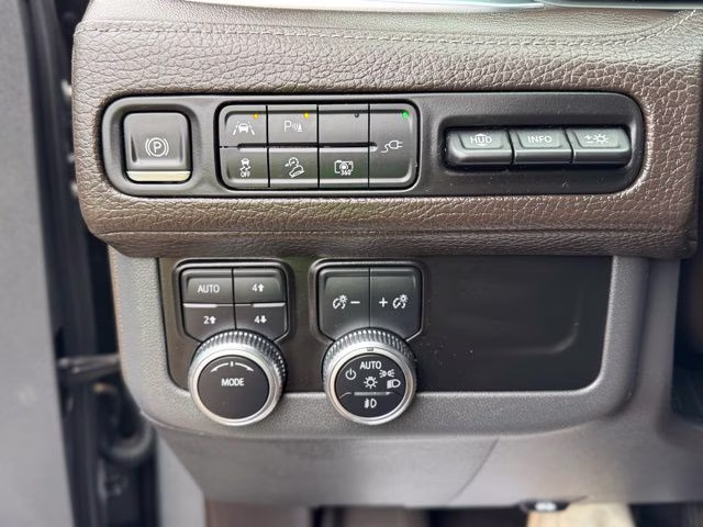 2022 Summit White GMC Yukon Denali 4X4 SUV