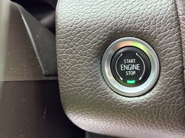 2022 Summit White GMC Yukon Denali 4X4 SUV
