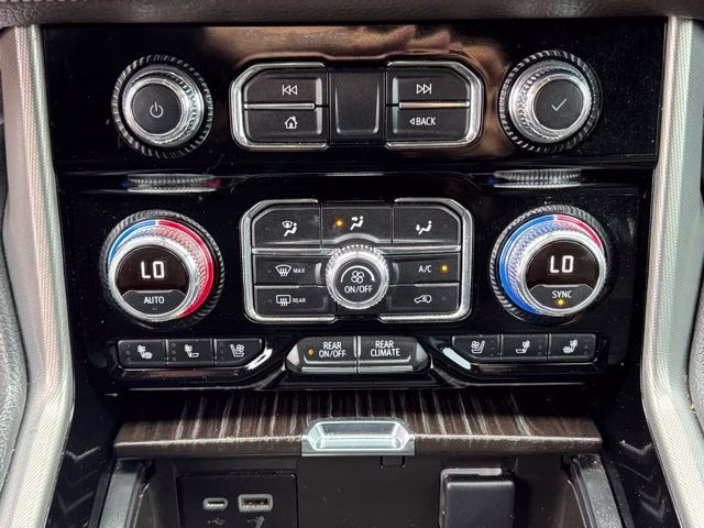 2022 Summit White GMC Yukon Denali 4X4 SUV