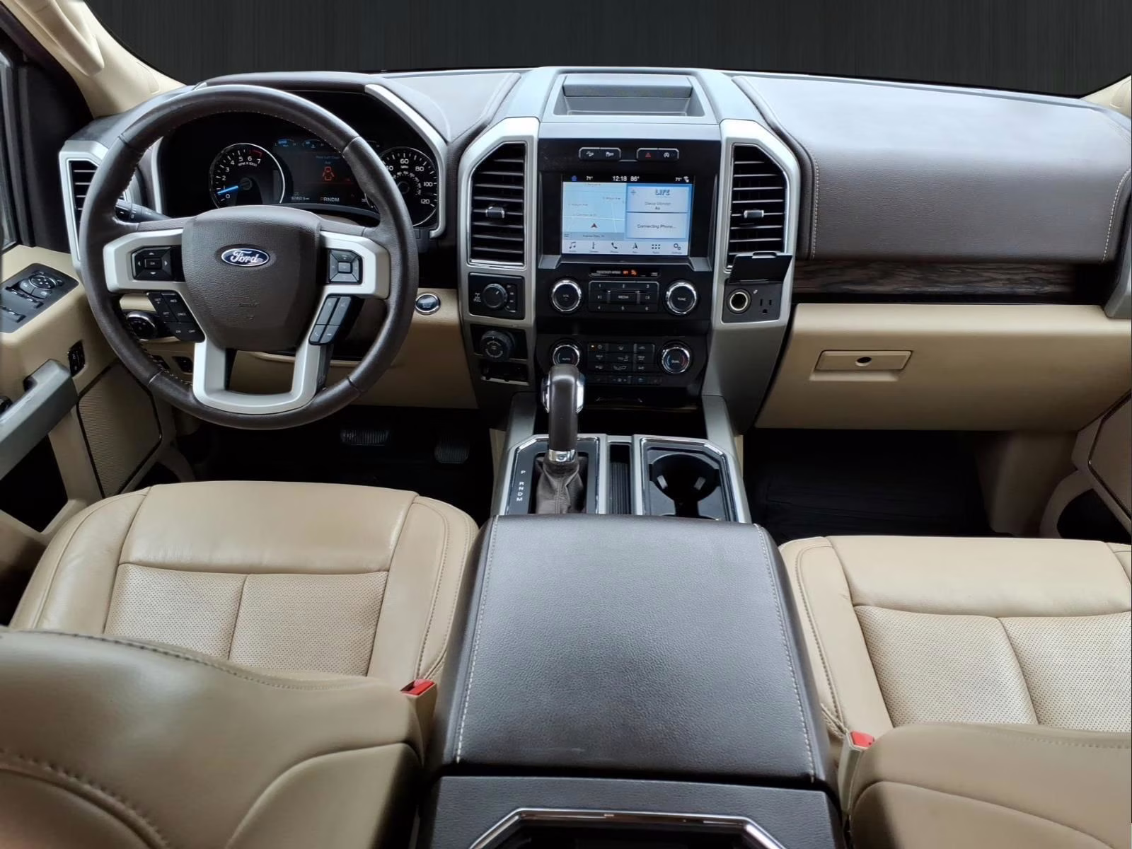 2019 White Platinum Ford F-150 Lariat 4X4 Truck