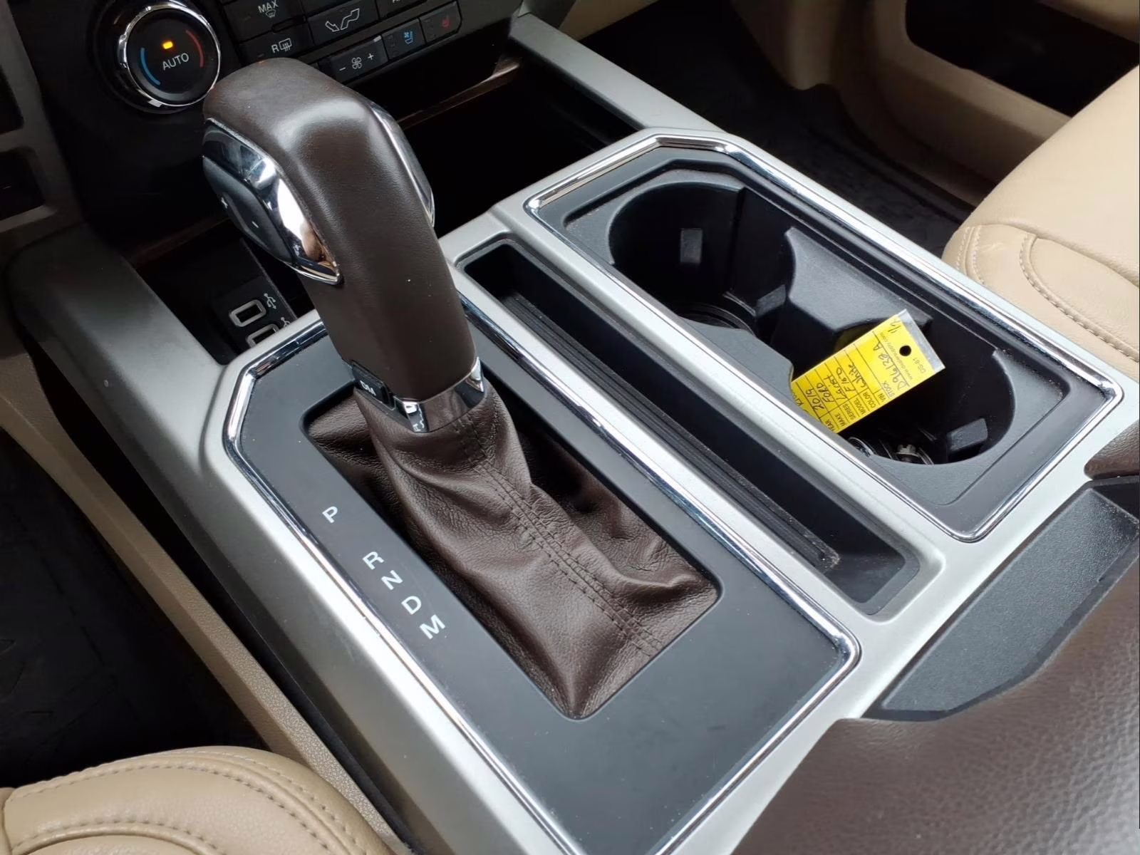 2019 White Platinum Ford F-150 Lariat 4X4 Truck