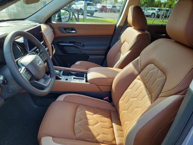 2026 Boulder Gray Pearl Nissan Pathfinder Platinum FWD SUV