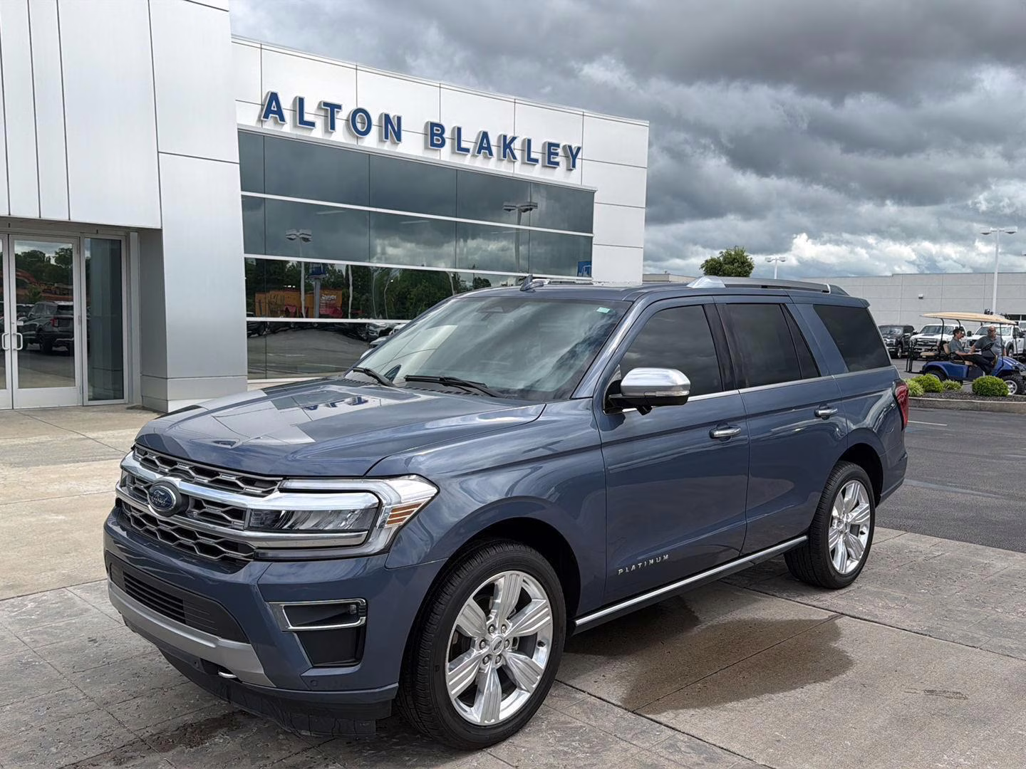 2023 Infinite Blue Metallic Tinted Clearcoat Ford Expedition Platinum 4X4 SUV