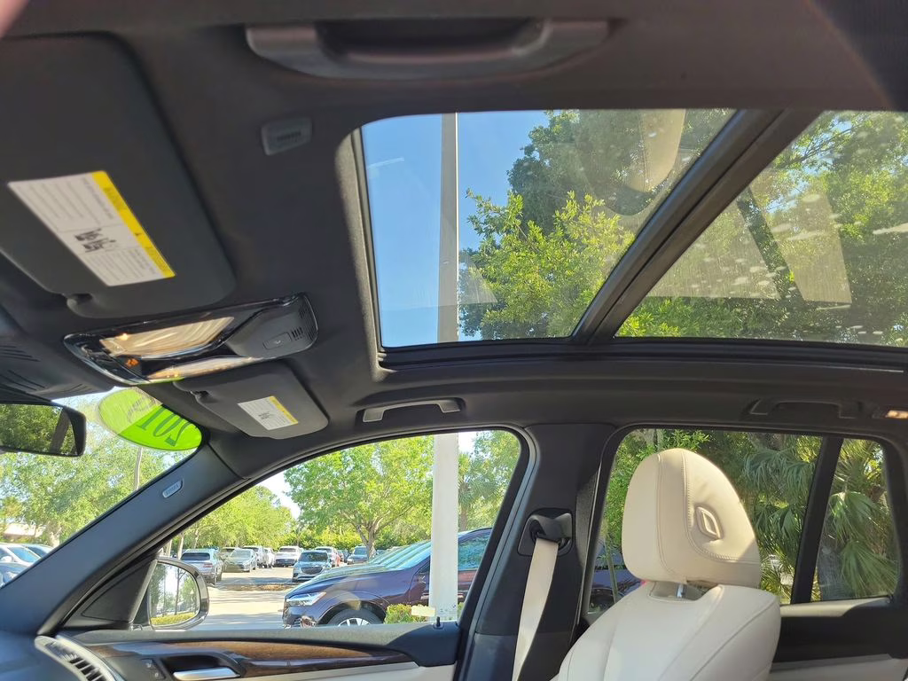 2019 Alpine White BMW X3 sDrive30i RWD SUV